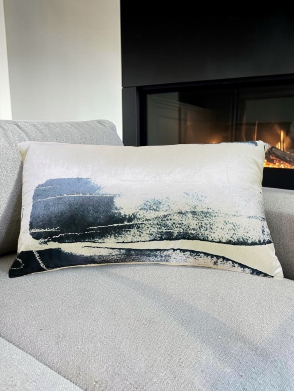 CALLISTO HOME Metallic Silver Foil Blue Velvet Lumbar Throw Pillow 14 x
23” New